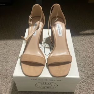Steve Madden  nude heels